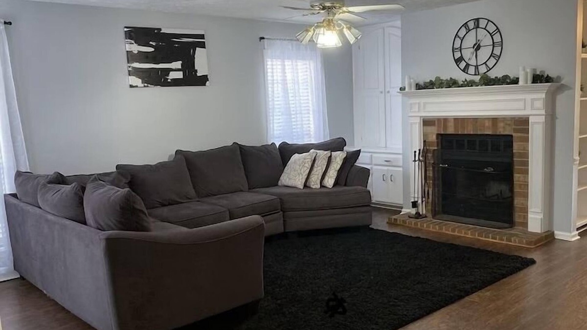Gunter Afs House | Cozy Home Away from Home “AC and High Speed Internet”