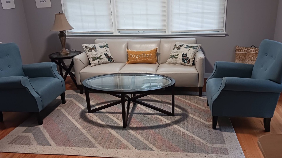 Churchland House | Cozy Home Away from Home- 5 minutes from local shopping area