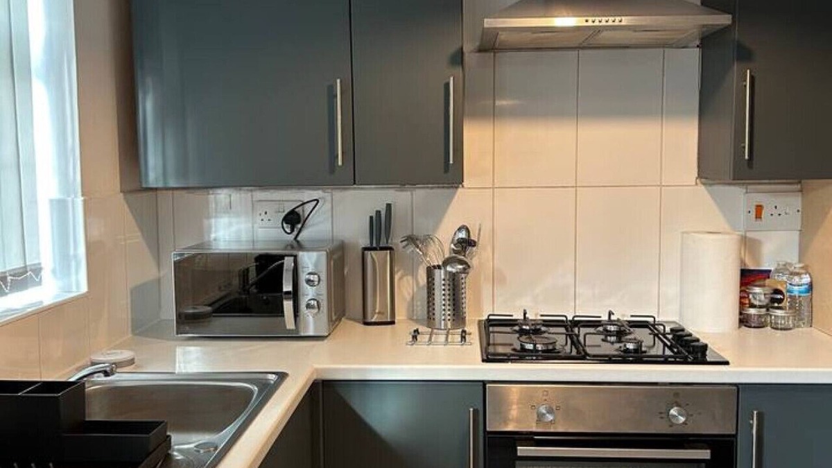 Atlantic Wharf House | Cozy Home | Central | parking