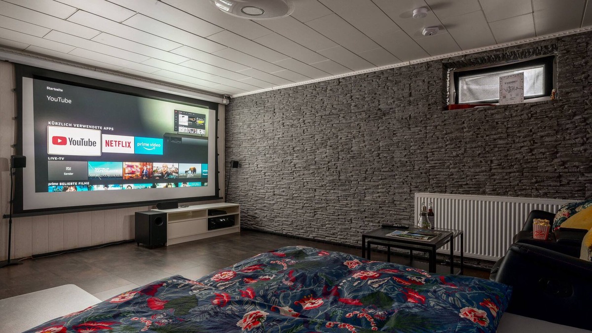 Niederzwehren Apartment | Cozy home cinema | PS4 & Netflix