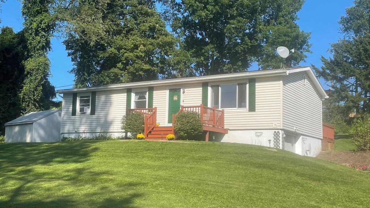 Town of Copake House | Cozy home close to Catamount, State Parks and the Harlem Valley Rail Trail.