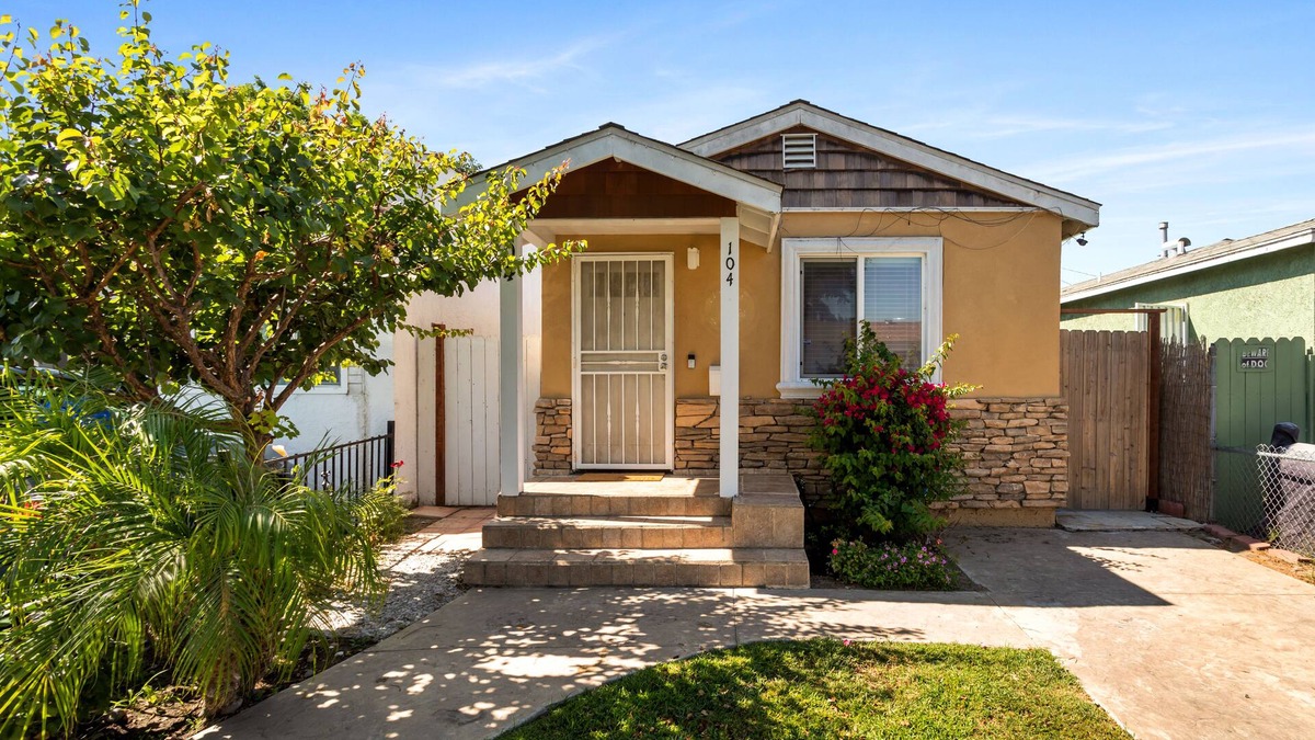 North Long Beach House | Cozy Home close to the Beach