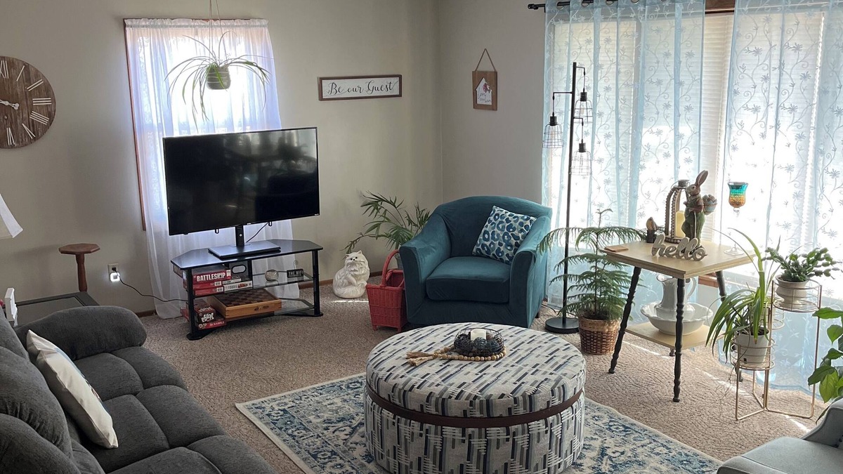 Platte City House | COZY HOME CLOSE TO WESTON, NASCAR, ROYALS, 30 MIN TO KANSAS CITY, 10 min to KCI