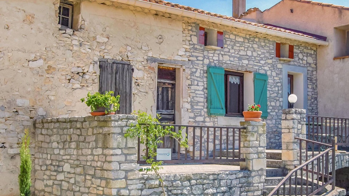 Sainte-Croix-a-Lauze House | Cozy home in Sainte Croix-à-Lauze