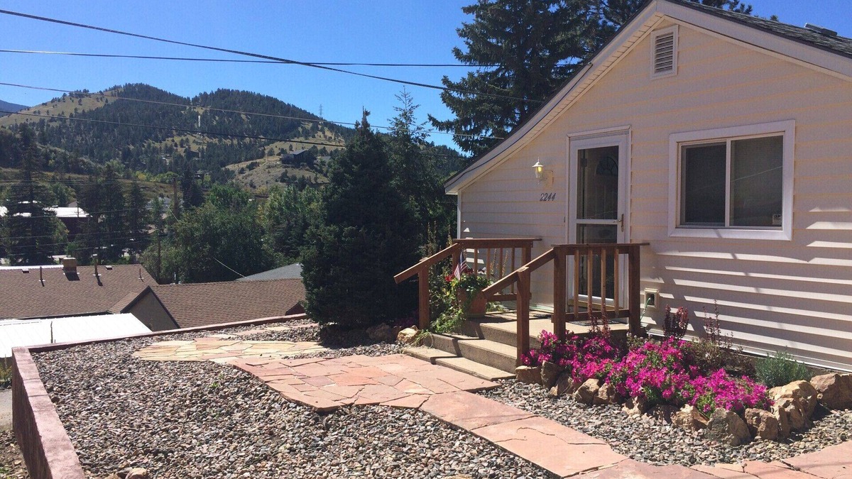 Idaho Springs House | Cozy home - Idaho Springs west of Denver walking distance to historic downtown.