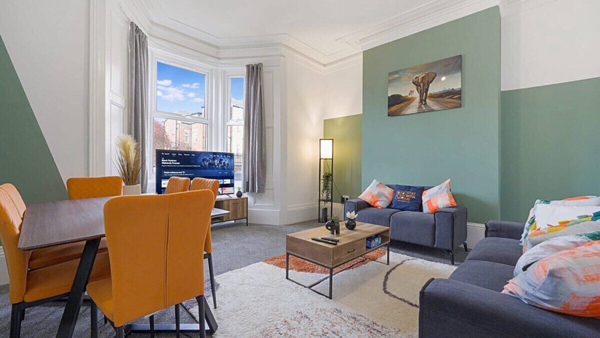 Sunderland House | Cozy Home in Avenue Terrace, Sleeps 8