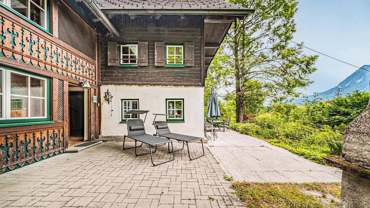 Bad Goisern House | Cozy home in Bad Goisern with kitchen