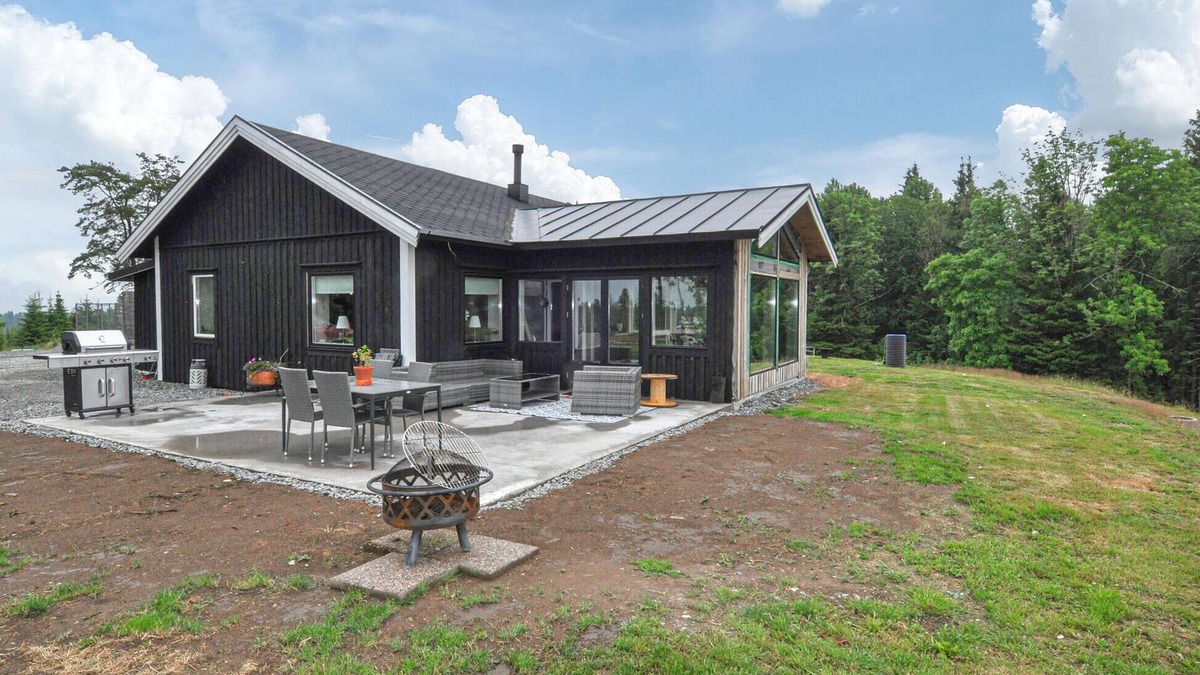 Bengtsfors Municipality House | Cozy home in Bengtsfors with sauna
