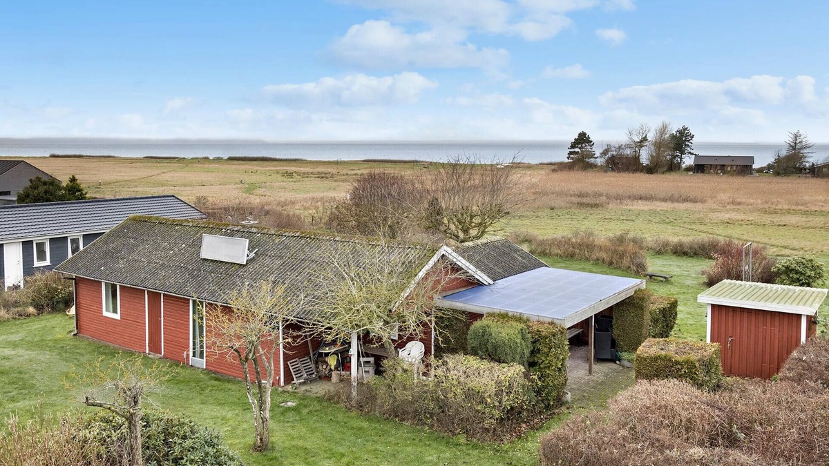 Skastrup Strand House | Cozy home in Bogense with WiFi