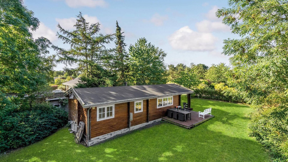 Bog By House | Cozy home in Bogø By with WiFi