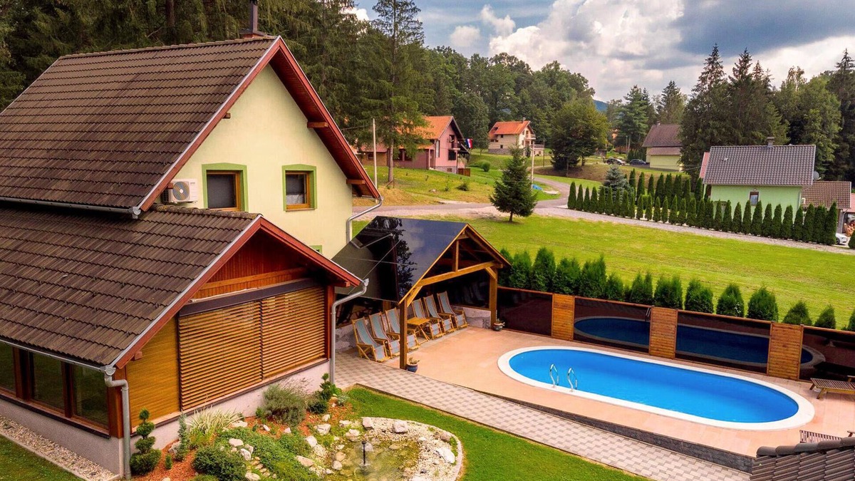 Brestovac House | Cozy home in Brestovac with sauna