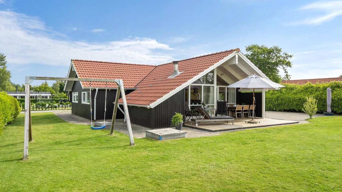 Broager House | Cozy home in Broager with sauna