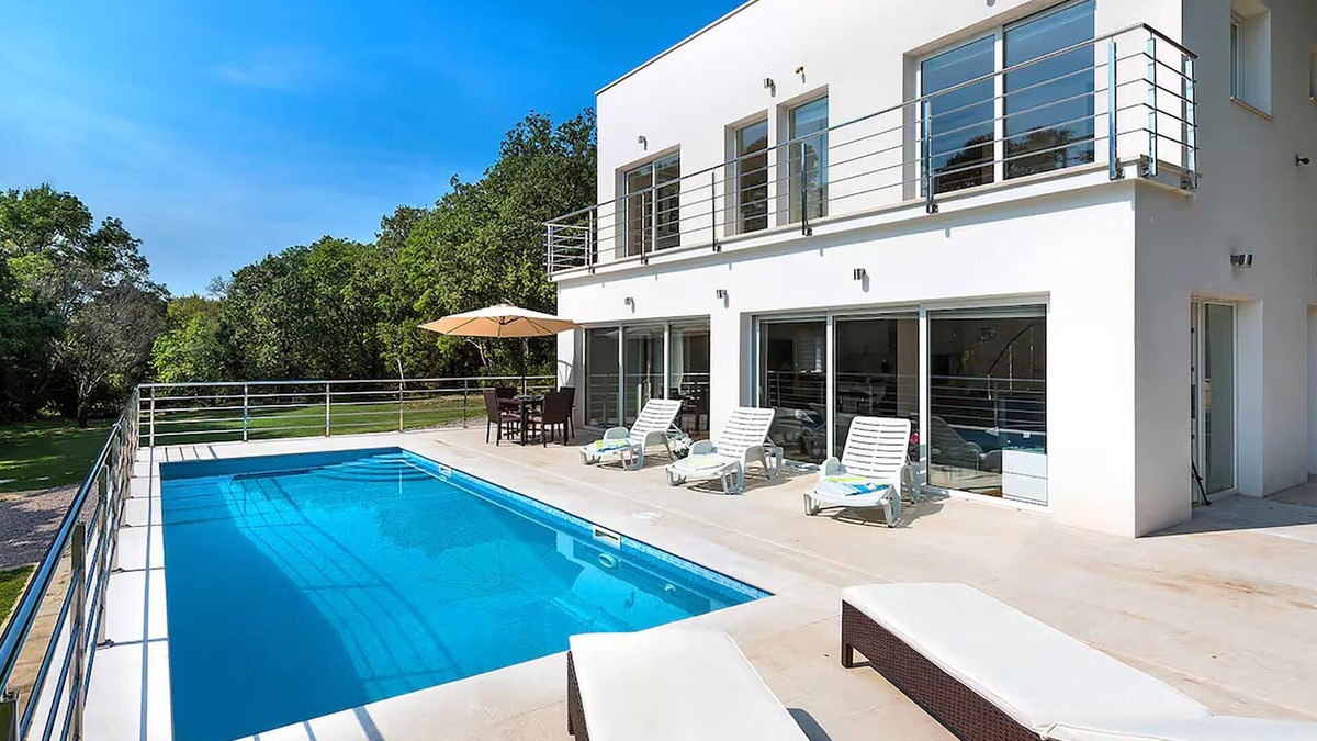 Civljane House | Cozy home in Cetina with private swimming pool, can be inside or outside