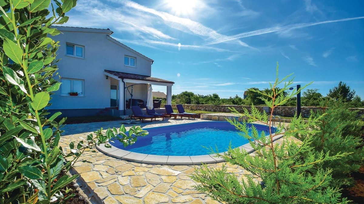 Drinovci House | Cozy home in Drinovci with kitchen