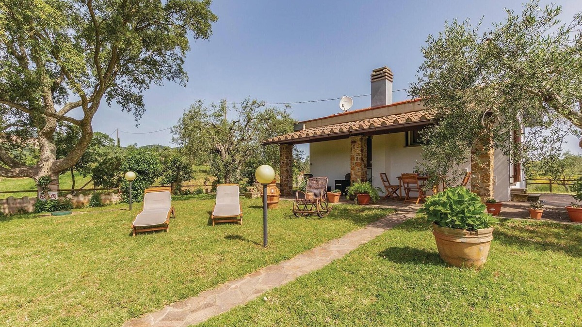 Caldana House | Cozy home in Gavorrano GR with WiFi