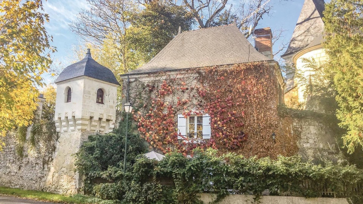 Gennes House | Cozy home in Gennes with kitchen