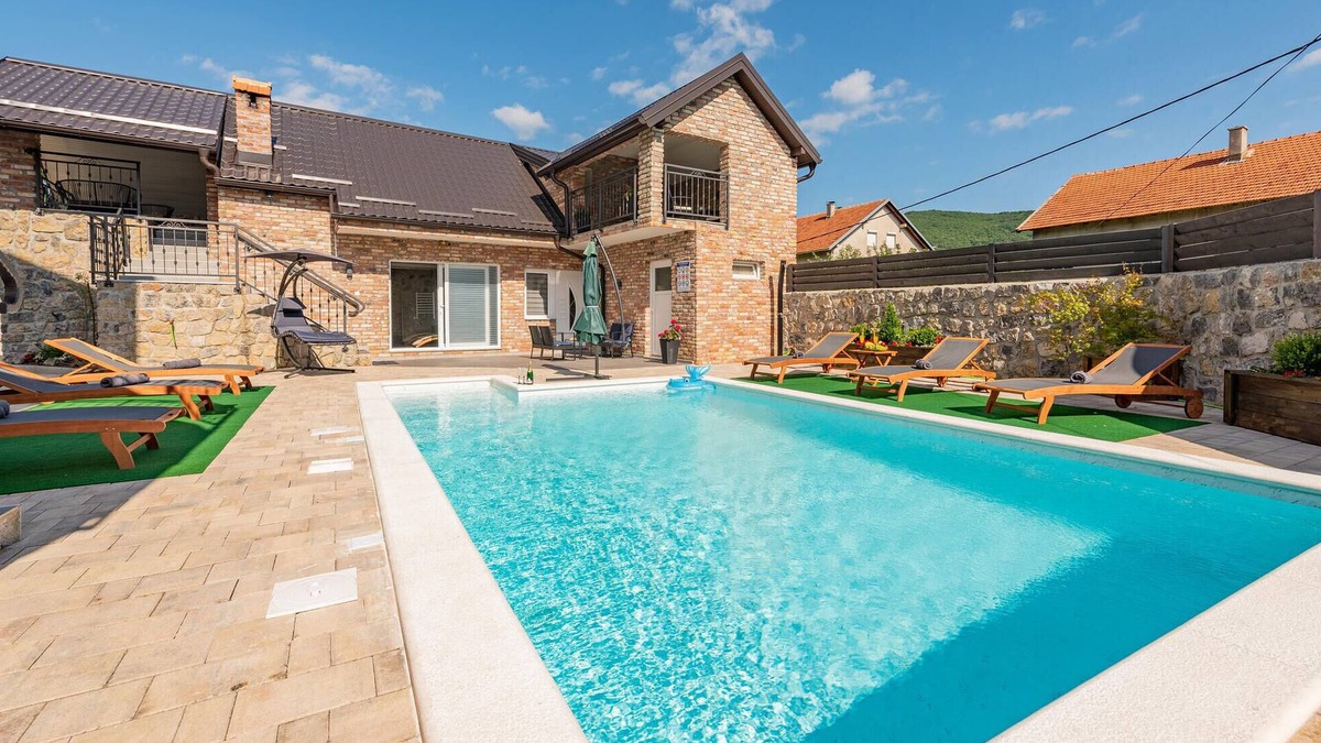 Municipality of Gracac House | Cozy home in Gracac with sauna