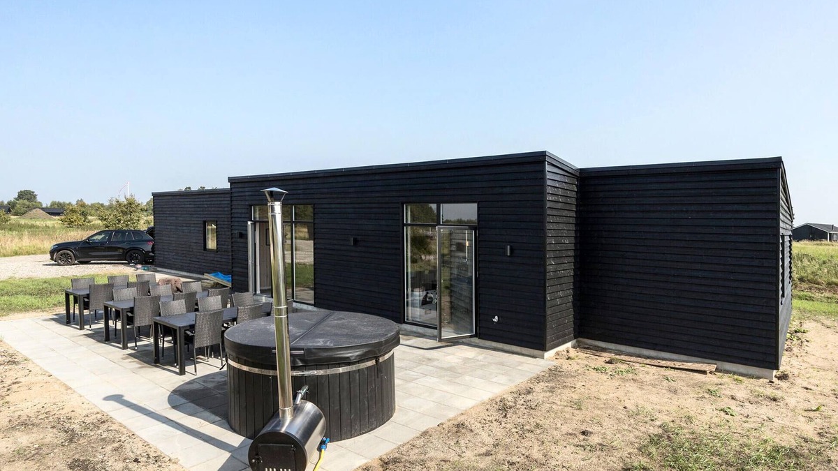 Grenaa House | Cozy home in Grenaa with sauna