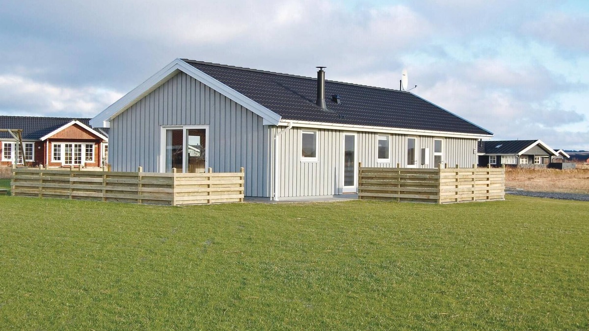 Harboore House | Cozy home in Harboøre with kitchen