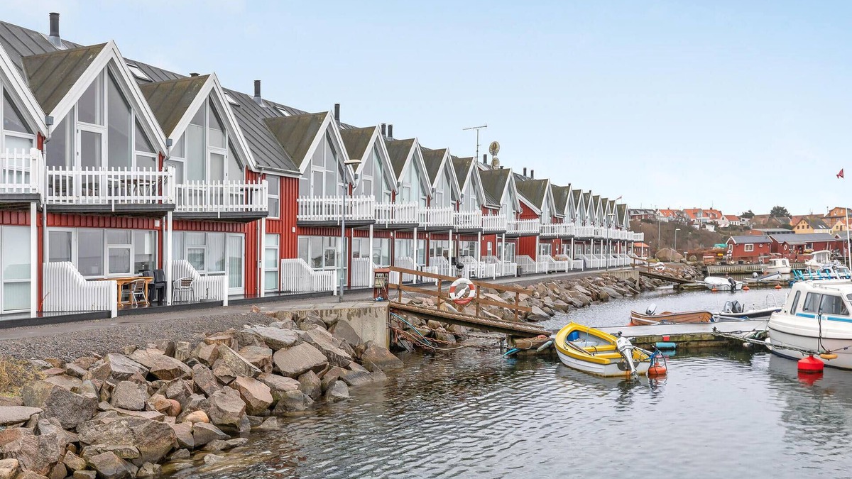 Hasle House | Cozy home in Hasle with house sea view