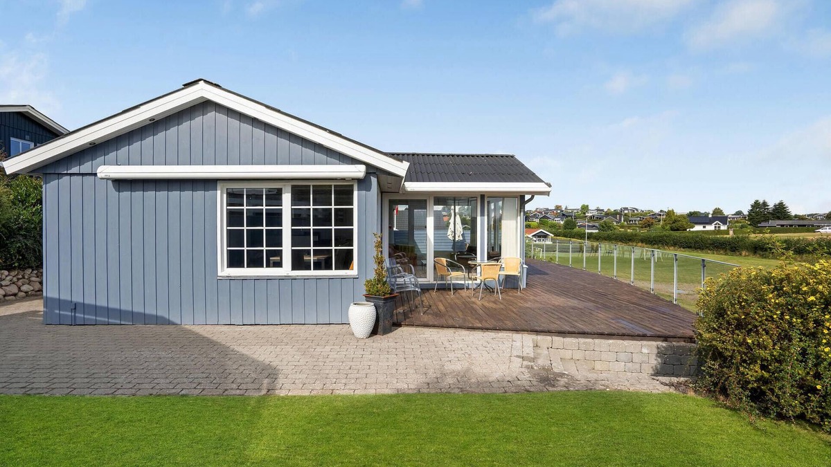 Hejlsminde Strand House | Cozy home in Hejls with house sea view