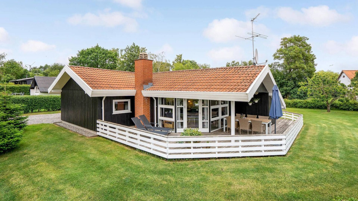 Hejlsminde Strand House | Cozy home in Hejls with sauna