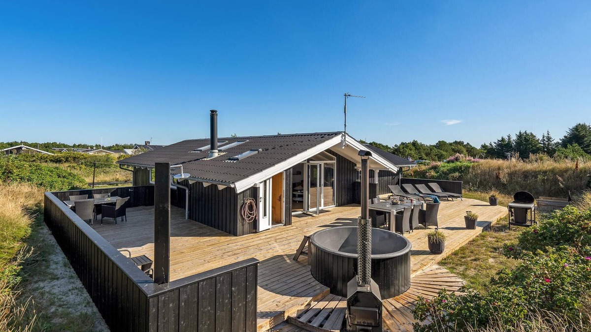 Bjerregaard House | Cozy home in Hvide Sande with sauna