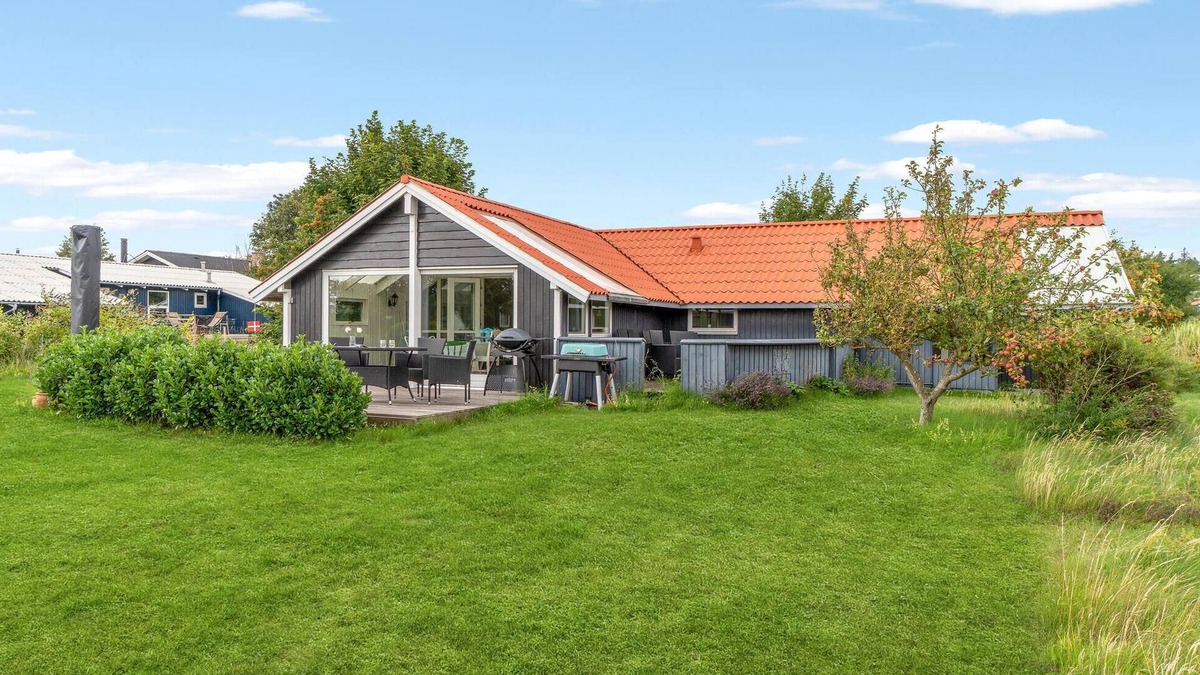 Kalundborg House | Cozy home in Kalundborg with kitchen