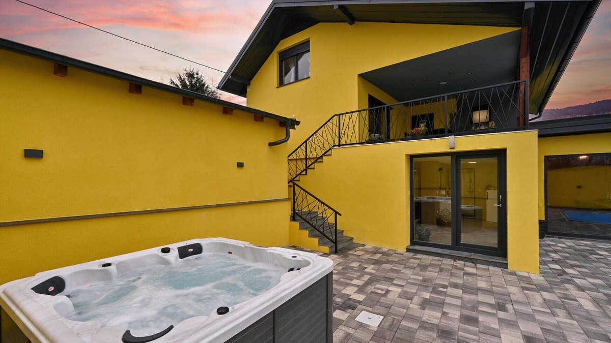 Kapela House | Cozy home in Kapela with sauna