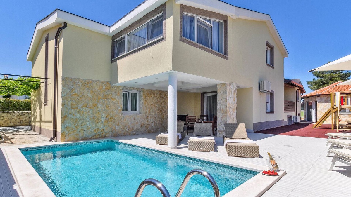 Kastel House | Cozy home in Kastel with WiFi