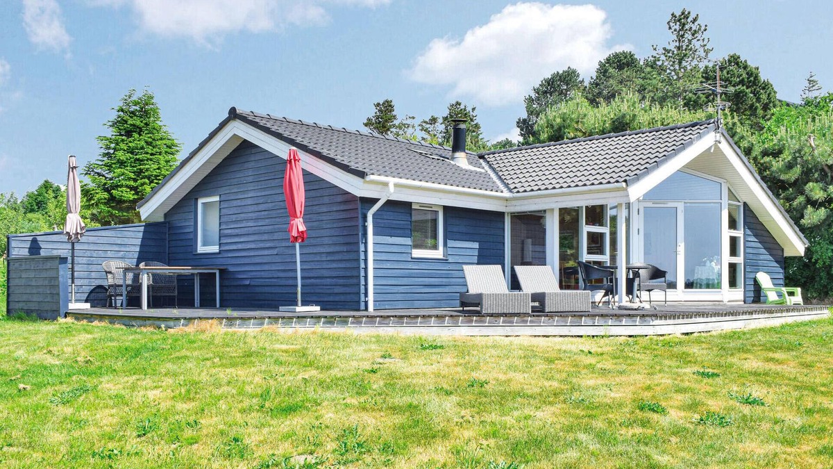 Knebel House | Cozy home in Knebel with sauna