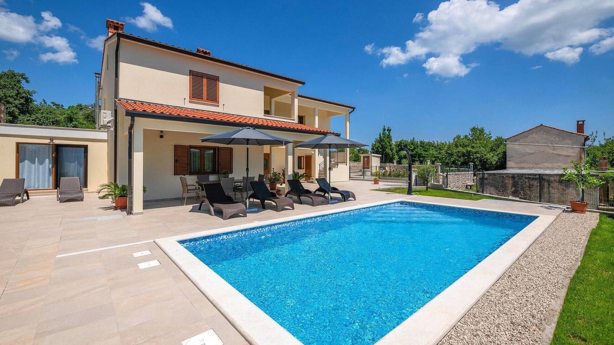 Sveta Nedelja House | Cozy home in Labin with WiFi