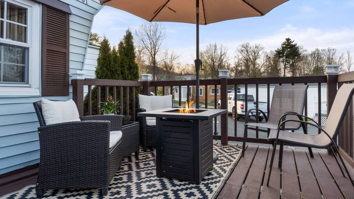 Lenox House | Cozy Home in Lenox