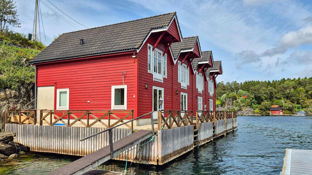Lysekloster House | Cozy home in Lepsøy with house sea view