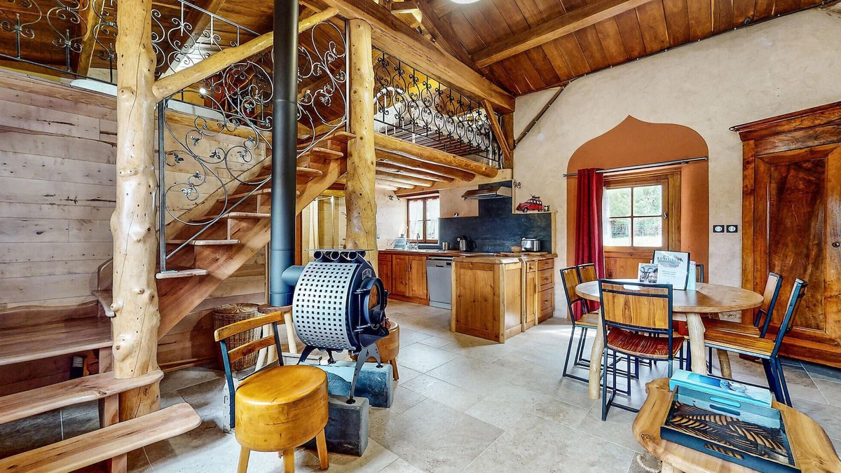 Les Fosses House | Cozy home in LES FOSSES with kitchen