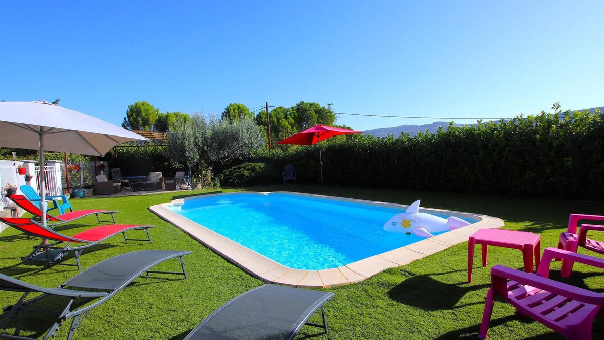Lussas House | Cozy home in Lussas with WiFi