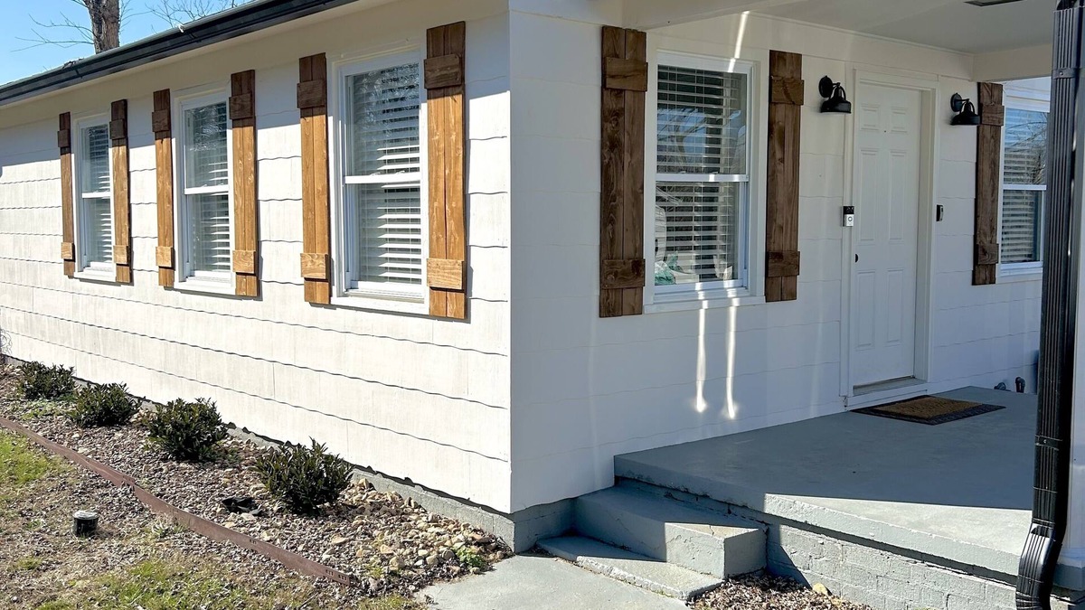 Eagleton Village House | Cozy home in Maryville