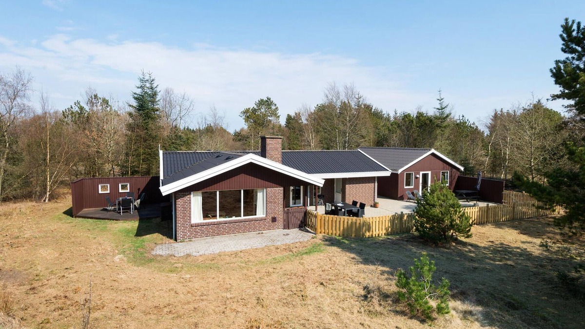 Houstrup House | Cozy home in Nørre Nebel with sauna