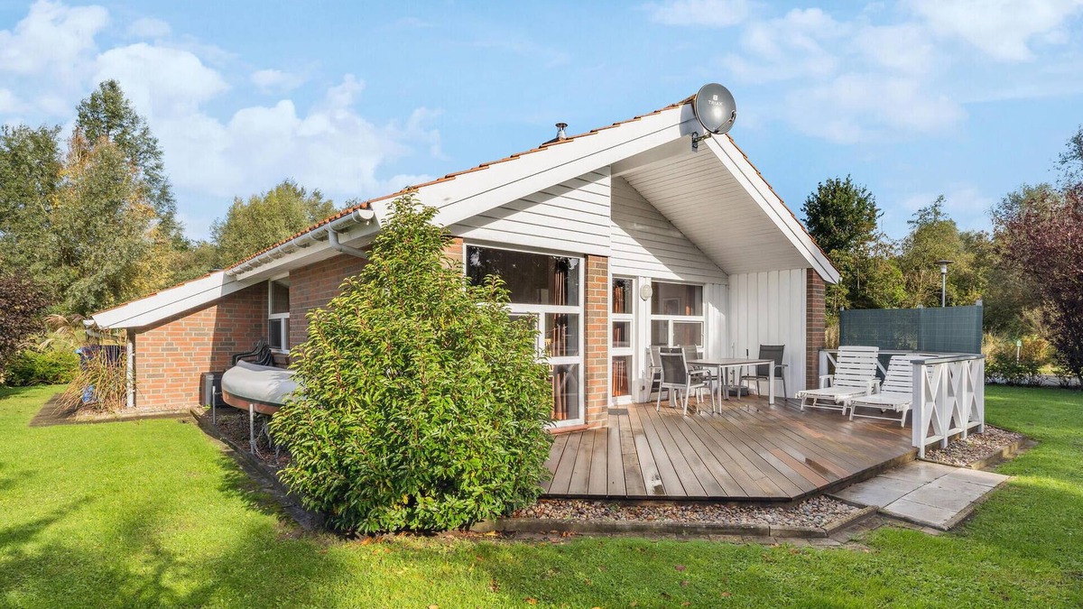 Norderteil House | Cozy home in Otterndorf with sauna