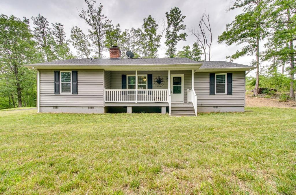 Star Tannery House | Cozy Home in Star Tannery with Private Backyard!
