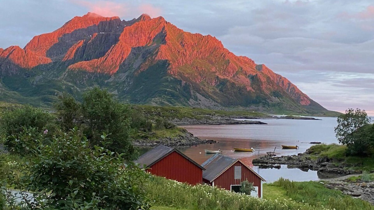 Straumsjoen House | Cozy home in Straumsjøen with kitchen