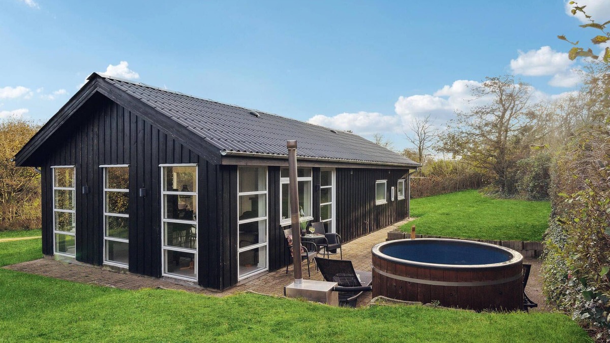 Remmer Strand House | Cozy home in Struer with WiFi
