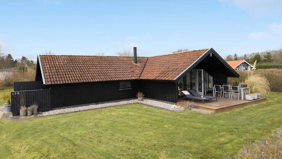 Mommark Strand House | Cozy home in Sydals with WiFi
