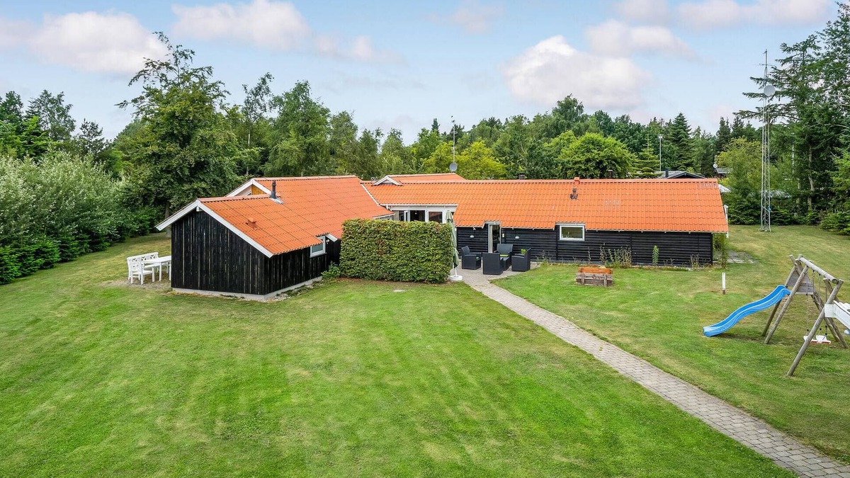 Bøtø By House | Cozy home in Væggerløse with sauna