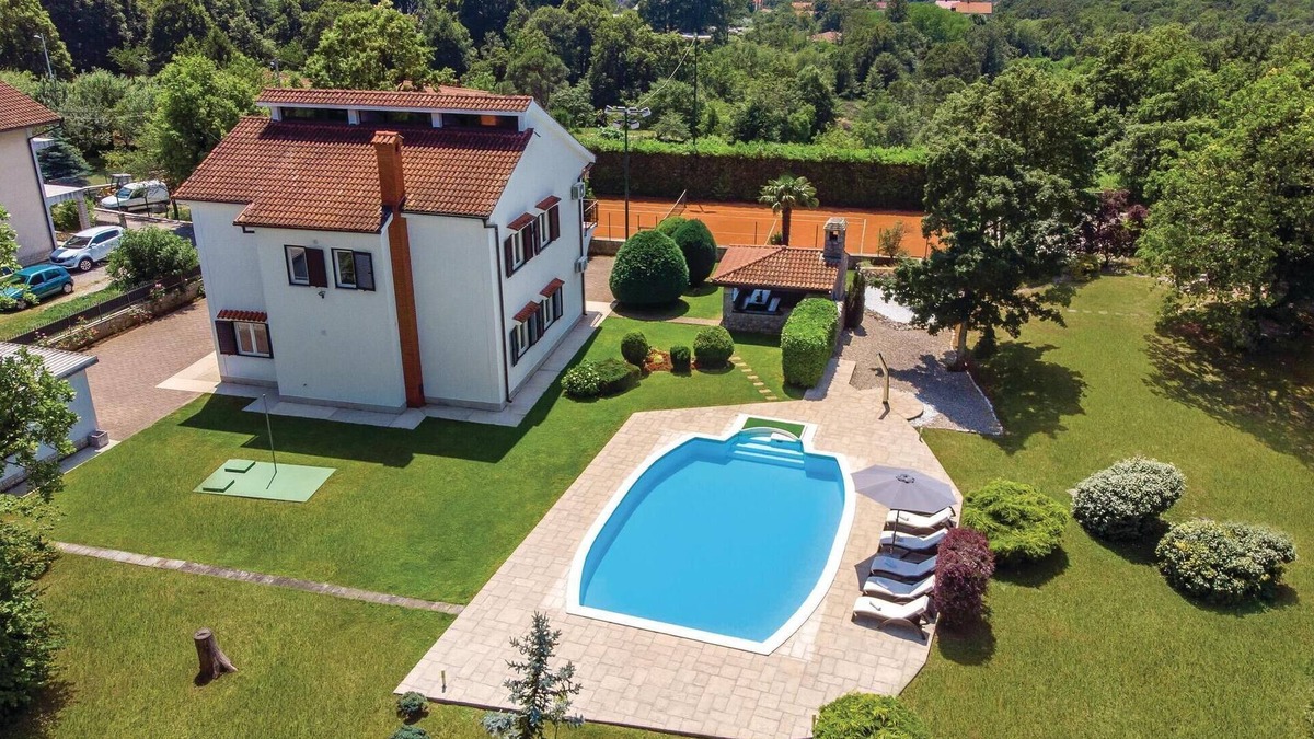 Sarsoni House | Cozy home in Viskovo with WiFi