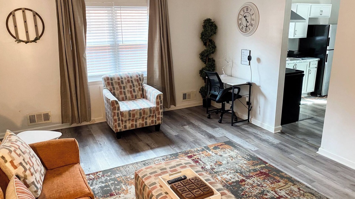 Crestline Heights House | Cozy home minutes away from Airport, Uptown and Downtown