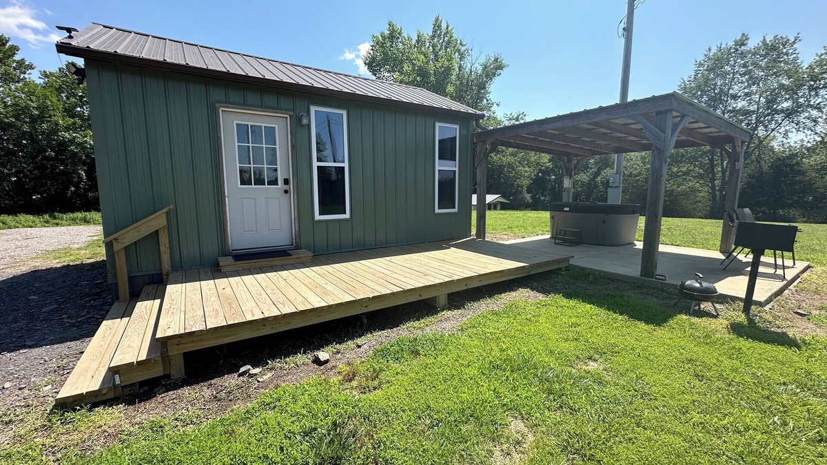 Hatfield Apartment | Cozy Home|Mountain Views|Fire Pit and Tranquility