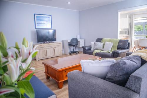 Palmerston North House | Cozy Home Near City Centre