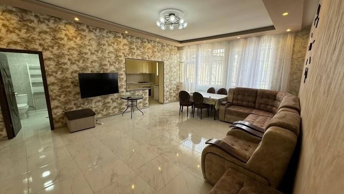 Erebuni House | Cozy Home, remodeled 3bedroom.