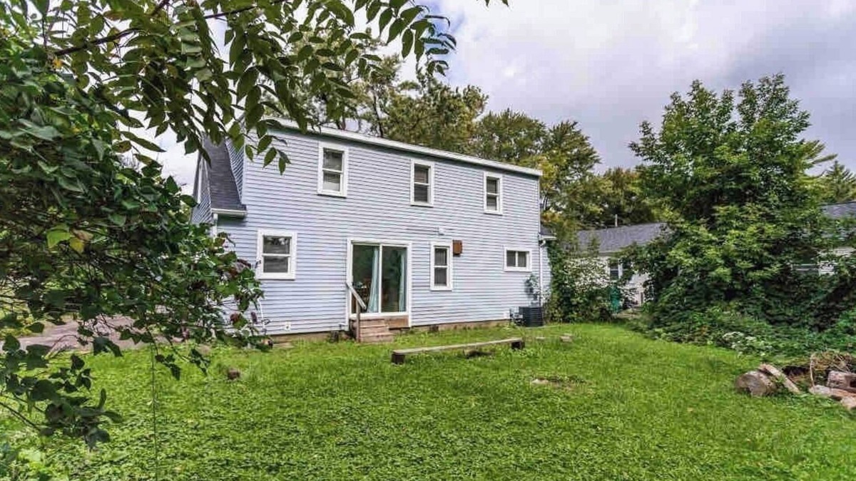 Rochester House | ~Cozy Home~ Steps to RIT by UofR/Airport/DWTN w/AC